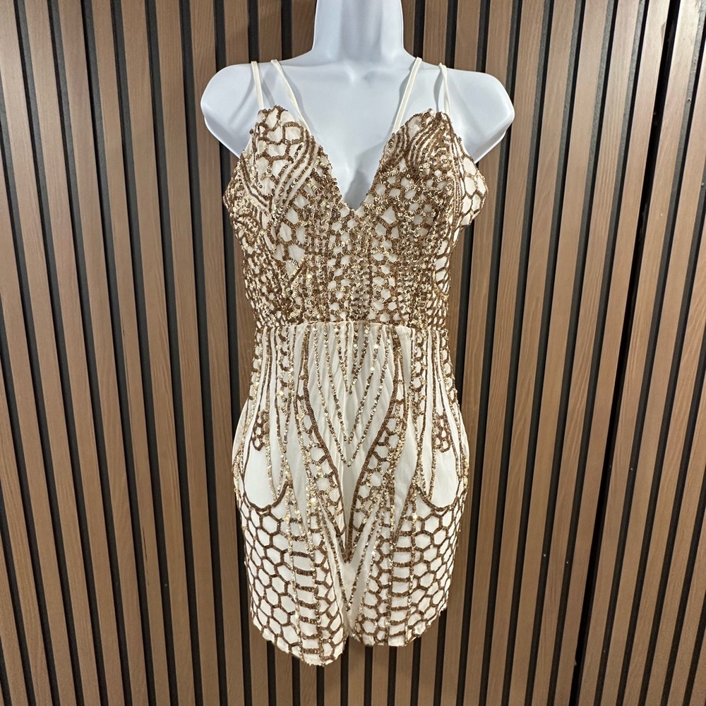 Elegant Beige and White Patterned Dress